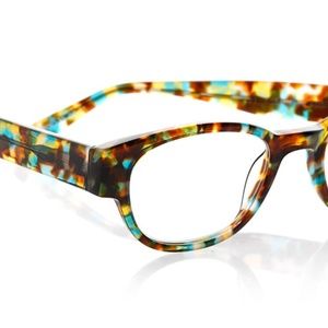 Meet your Posher, nadora